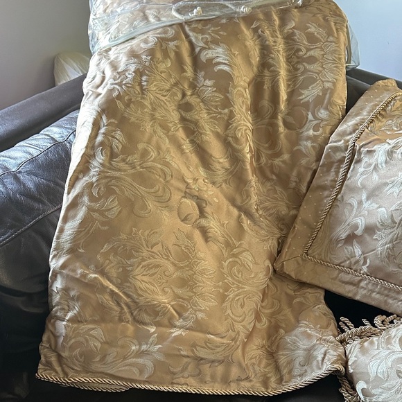 Florence 7-Piece King Comforter Set - Taupe/Beige/Tan - Picture 8 of 10